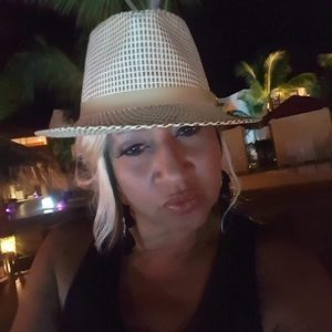 Meet your Posher, Candy